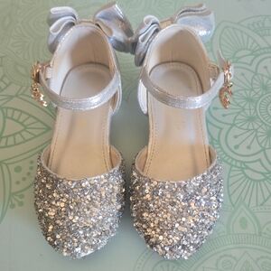 Sparkly Silver Girls Princess Shoes with Bow And Charm